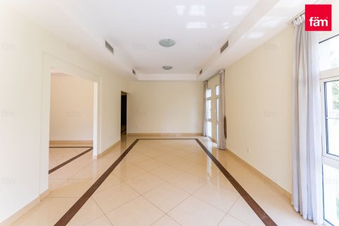 Villa in Dubai 5 bedrooms, 727.4 sq.m. № 53091 - photo 7