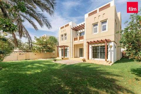 Villa in Dubai 5 bedrooms, 727.4 sq.m. № 53091 - photo 1