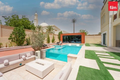 Villa in Dubai 5 bedrooms, 917.2 sq.m. № 24575 - photo 12