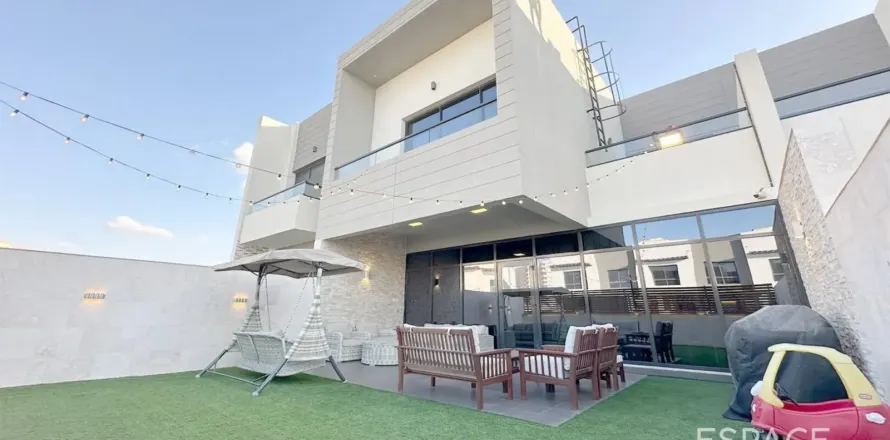 Townhouse in Quortaj, Al Furjan, Dubai 4 bedrooms, 251 sq.m. № 122736