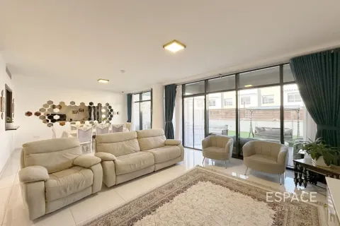 Townhouse in Quortaj, Al Furjan, Dubai 4 bedrooms, 251 sq.m. № 122736 - photo 2