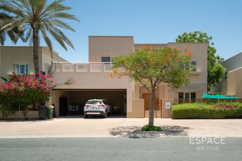Villa in Meadows, Dubai 5 bedrooms, 343 sq.m. № 122740 - photo 20