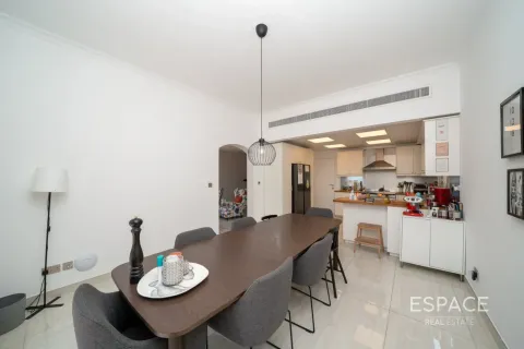 Villa in Meadows, Dubai 5 bedrooms, 343 sq.m. № 122740 - photo 6