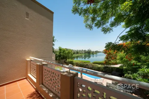Villa in Meadows, Dubai 5 bedrooms, 343 sq.m. № 122740 - photo 16