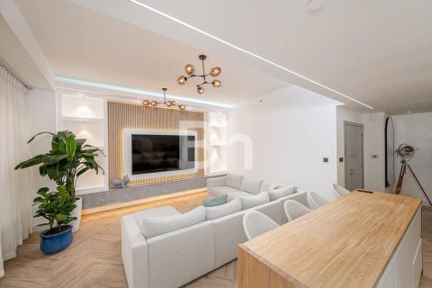 Купить квартиру в Джумейра Бич Резиденс, Дубай: 2 спальни, 119м², № 21799 - фото 3