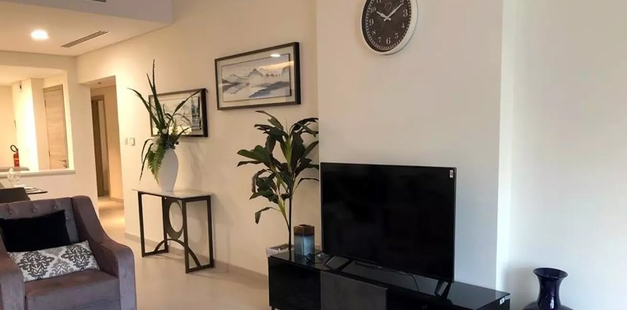 Квартира в Мирдифом, Дубай, 3 спальни, 184м², № 30538