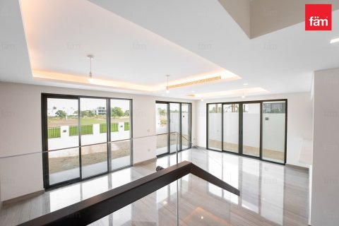 Купить виллу в Дубае: 6 спален, 274.2м², № 89279 - фото 13