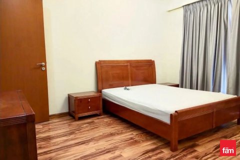 Снять в аренду квартиру в Дубае: 2 спальни, 102.3м², № 89280 - фото 3