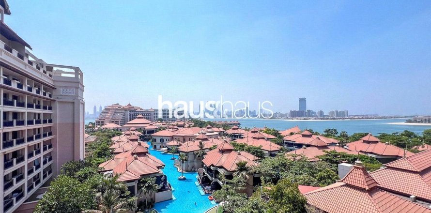 Apartment in Palm Jumeirah, Dubai 2 bedrooms, 165 sq.m. № 43845