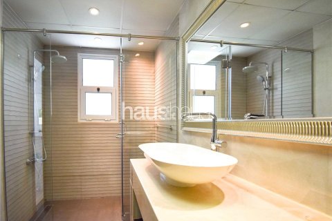 Villa in Jumeirah Village Triangle, Dubai 4 bedrooms, 344 sq.m. № 43250 - photo 16