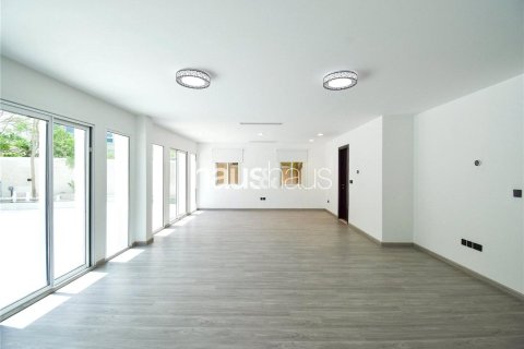 Villa in Jumeirah Village Triangle, Dubai 4 bedrooms, 344 sq.m. № 43250 - photo 2