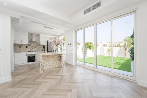 Villa in The Springs, Dubai 2 bedrooms, 157 sq.m. № 43254 - photo 1