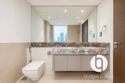 Apartment in Downtown Dubai (Downtown Burj Dubai), Dubai 3 bedrooms, 140 sq.m. № 118563 - photo 11