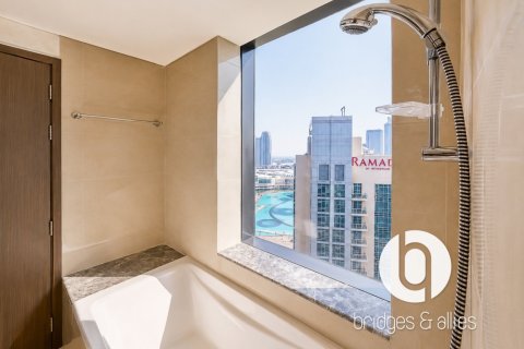 Apartment in Downtown Dubai (Downtown Burj Dubai), Dubai 3 bedrooms, 140 sq.m. № 118563 - photo 12
