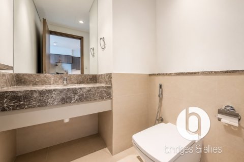 Apartment in Downtown Dubai (Downtown Burj Dubai), Dubai 3 bedrooms, 140 sq.m. № 118563 - photo 4
