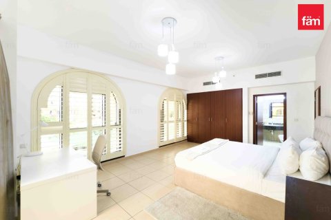 Apartment in Dubai 2 bedrooms, 120.2 sq.m. № 23968 - photo 8