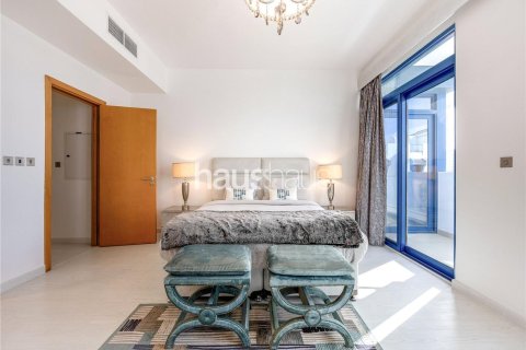 Adosado en Palm Jumeirah, Dubai, 5 dormitorios, 327 m², № 44770 - foto 11