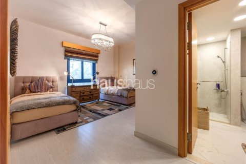 Adosado en Palm Jumeirah, Dubai, 5 dormitorios, 327 m², № 44770 - foto 24