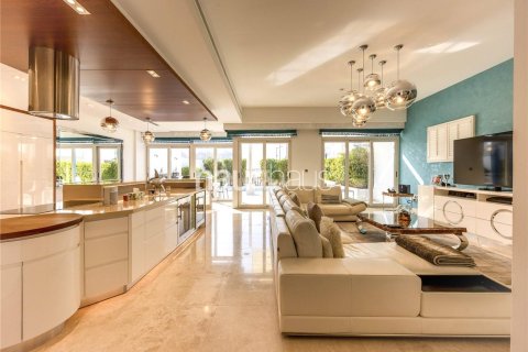 Adosado en Palm Jumeirah, Dubai, 5 dormitorios, 327 m², № 44770 - foto 14