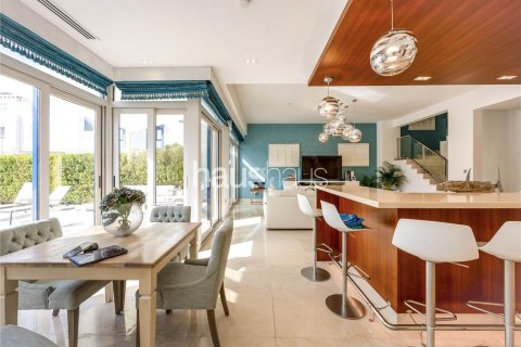 Adosado en Palm Jumeirah, Dubai, 5 dormitorios, 327 m², № 44770 - foto 23