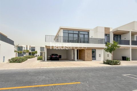 Villa in Arabian Ranches 3, Dubai 4 bedrooms, 301 sq.m. № 44771 - photo 2