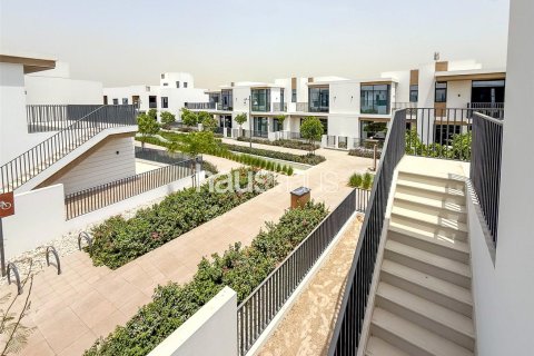 Villa in Arabian Ranches 3, Dubai 4 bedrooms, 301 sq.m. № 44771 - photo 19