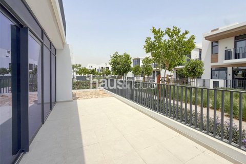 Villa in Arabian Ranches 3, Dubai 4 bedrooms, 301 sq.m. № 44771 - photo 14