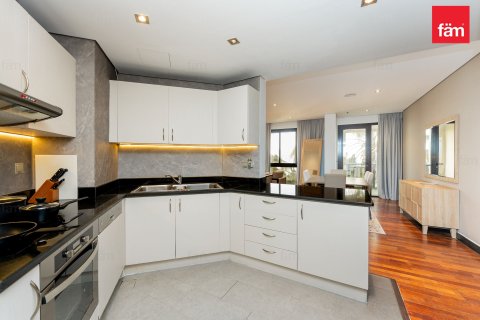 Apartment in Palm Jumeirah, Dubai 2 bedrooms, 164.4 sq.m. № 83451 - photo 22