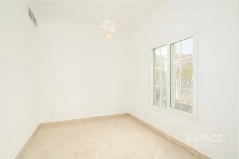 Villa en Springs 11, The Springs, Dubai, 3 dormitorios, 360 m², № 62153 - foto 8
