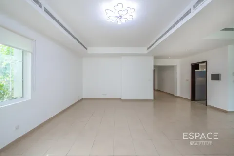 Villa en Arabian Ranches, Dubai, 4 dormitorios, 361 m², № 62155 - foto 3