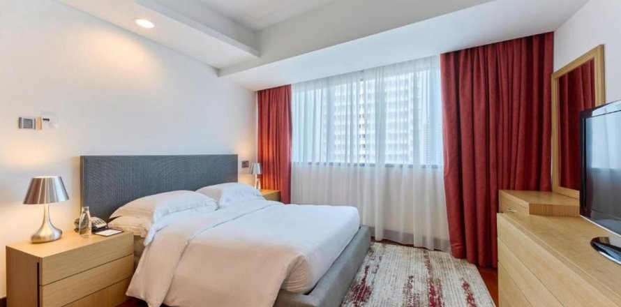 Квартира в Дубае, 1 спальня, 90м², № 41003