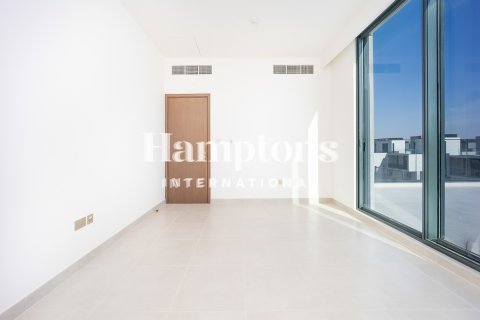 Villa en Arabian Ranches 3, Dubai, 4 dormitorios, 447.97826600 m², № 84549 - foto 4