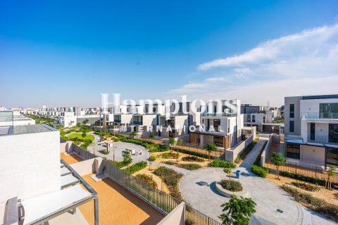 Villa en Arabian Ranches 3, Dubai, 4 dormitorios, 447.97826600 m², № 84549 - foto 8