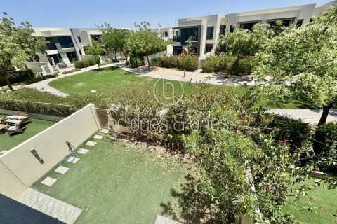 Villa in Dubai Hills Estate, Dubai 3 bedrooms, 269.4 sq.m. № 42842 - photo 3