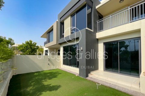 Villa à Dubai Hills Estate, Dubai, 4 chambres, 283.4 m², № 42844 - photo 1