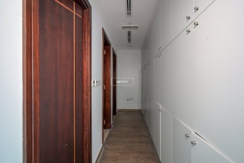 Снять в аренду офис в Джумейра Лейк Тауэрс, Дубай: 88.7м², № 56181 - фото 4