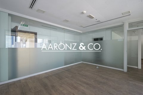 Снять в аренду офис в Джумейра Лейк Тауэрс, Дубай: 89м², № 56181 - фото 3