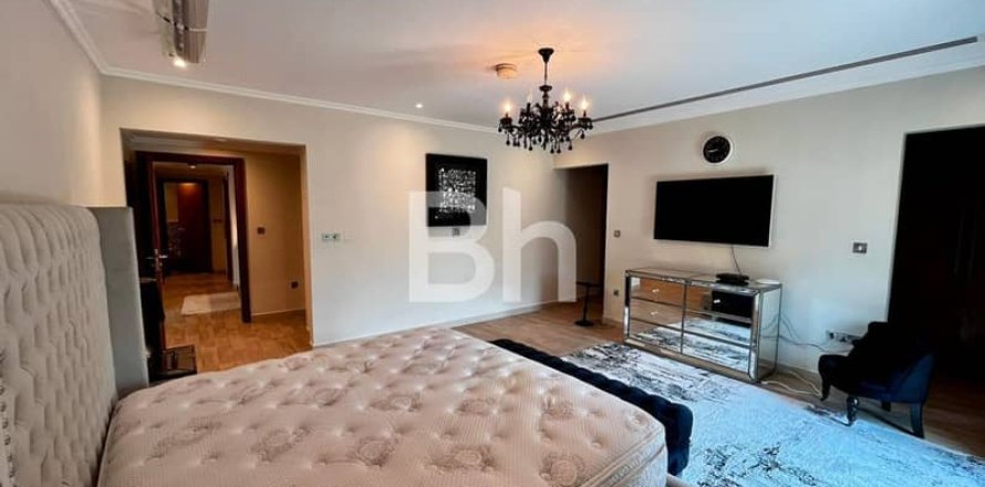 Вилла в Jumeirah Park, Дубай, 4 спальни, 902м², № 57954