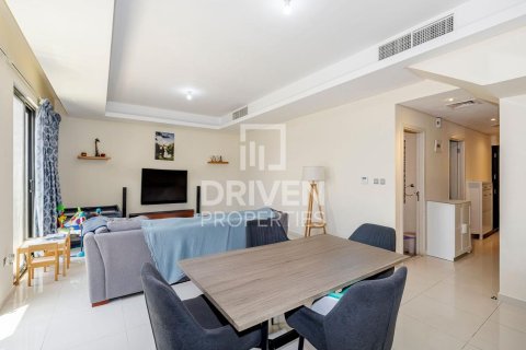 Maison de ville à Dubai, 5 chambres, 174.84 m², № 127570