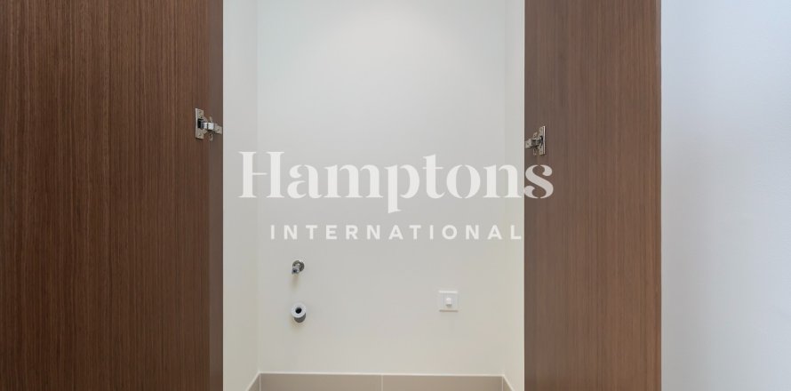 Apartment in Dubai Harbour, Dubai 1 bedroom, 67.4504 sq.m. № 101205