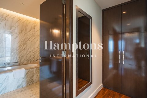 Apartment in Downtown Dubai (Downtown Burj Dubai), Dubai 3 bedrooms, 184.41245500 sq.m. № 89868 - photo 12