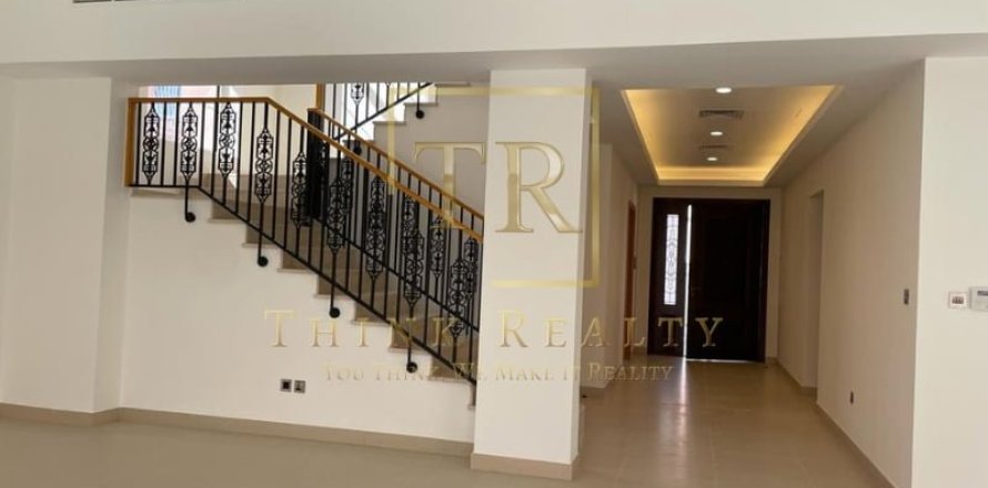 Villa in Nadd Al Sheba, Dubai 4 bedrooms, 468 sq.m. № 4113