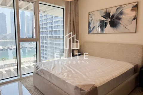 Apartment in EMAAR Beachfront, Dubai Harbour, Dubai 2 bedrooms, 135 sq.m. № 69741 - photo 3