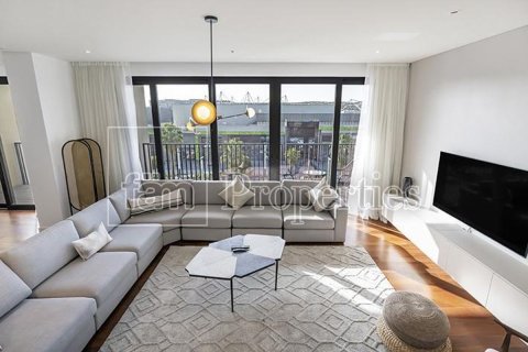 Apartment in Al Wasl, Dubai 3 bedrooms, 215.8 sq.m. № 69732 - photo 3