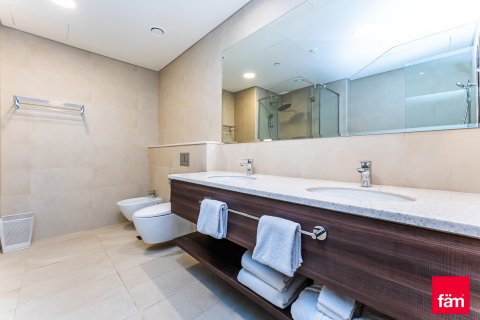 Apartment in Dubai Media City, Dubai 3 bedrooms, 210 sq.m. № 69733 - photo 25