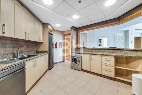 Снять в аренду квартиру в Пальме Джумейре, Дубай: 3 спальни, 206м², № 57541 - фото 10