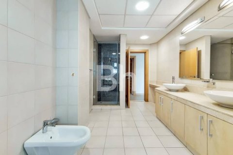 Снять в аренду квартиру в Пальме Джумейре, Дубай: 3 спальни, 206м², № 57541 - фото 6