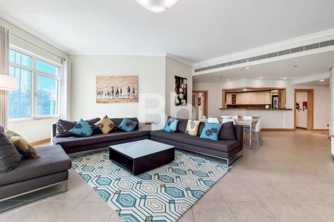 Снять в аренду квартиру в Пальме Джумейре, Дубай: 3 спальни, 206м², № 57541 - фото 1