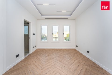 Купить виллу в Дубае: 2 спальни, 250м², № 85747 - фото 3