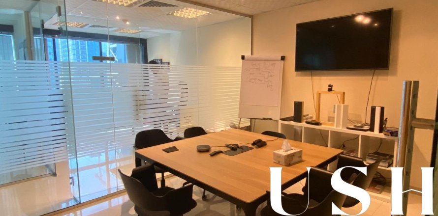 Office in Jumeirah Lake Towers, Dubai 102 sq.m. № 39057
